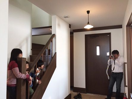 塗り壁を自分たちでぬった思い出が出来た!新築のお家が18日から3日間の公開です